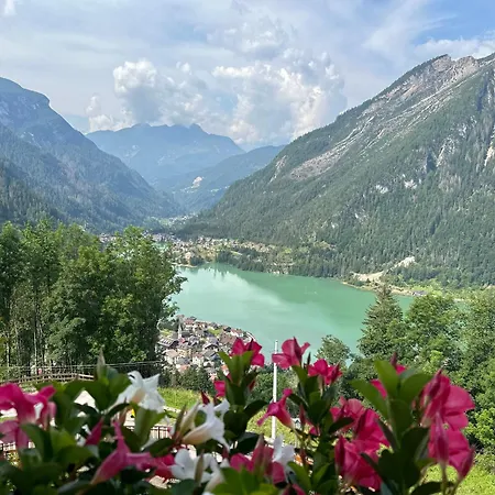 Dolomiti شقة أليغ